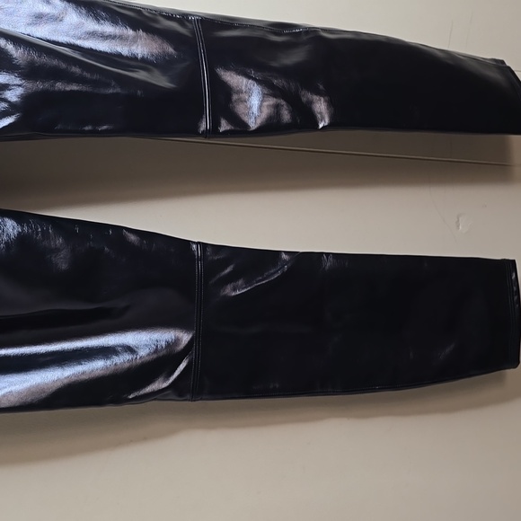 SPANXshape Faux Leather Patent Leggings Medium - Picture 14 of 16